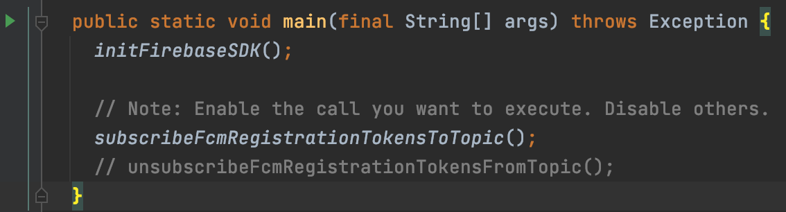 لقطة شاشة تم اقتصاصها لرمز "التشغيل" بجانب الدالة الرئيسية FcmSubscriptionManager.java في "استوديو Android"